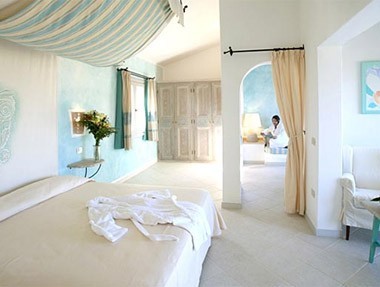 delphina-hotel-resort2.jpg
